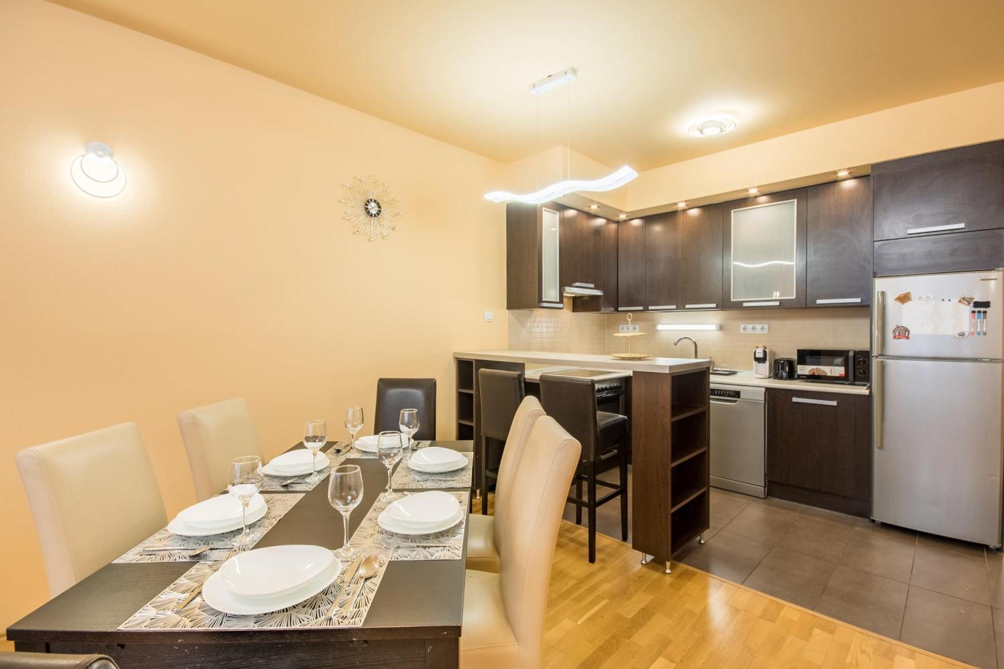 Very Central - Large - Balcony - Comfy Apartment Budapest Bagian luar foto