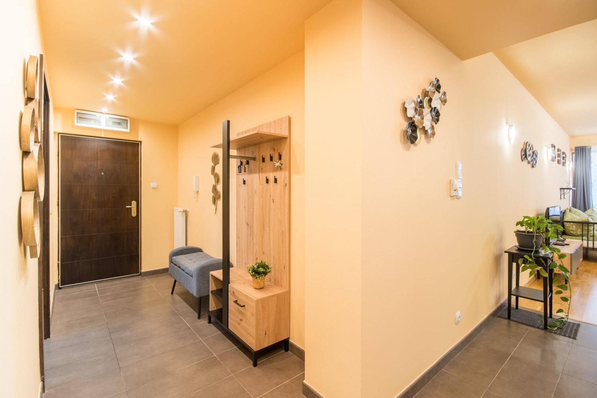 Very Central - Large - Balcony - Comfy Apartment Budapest Bagian luar foto