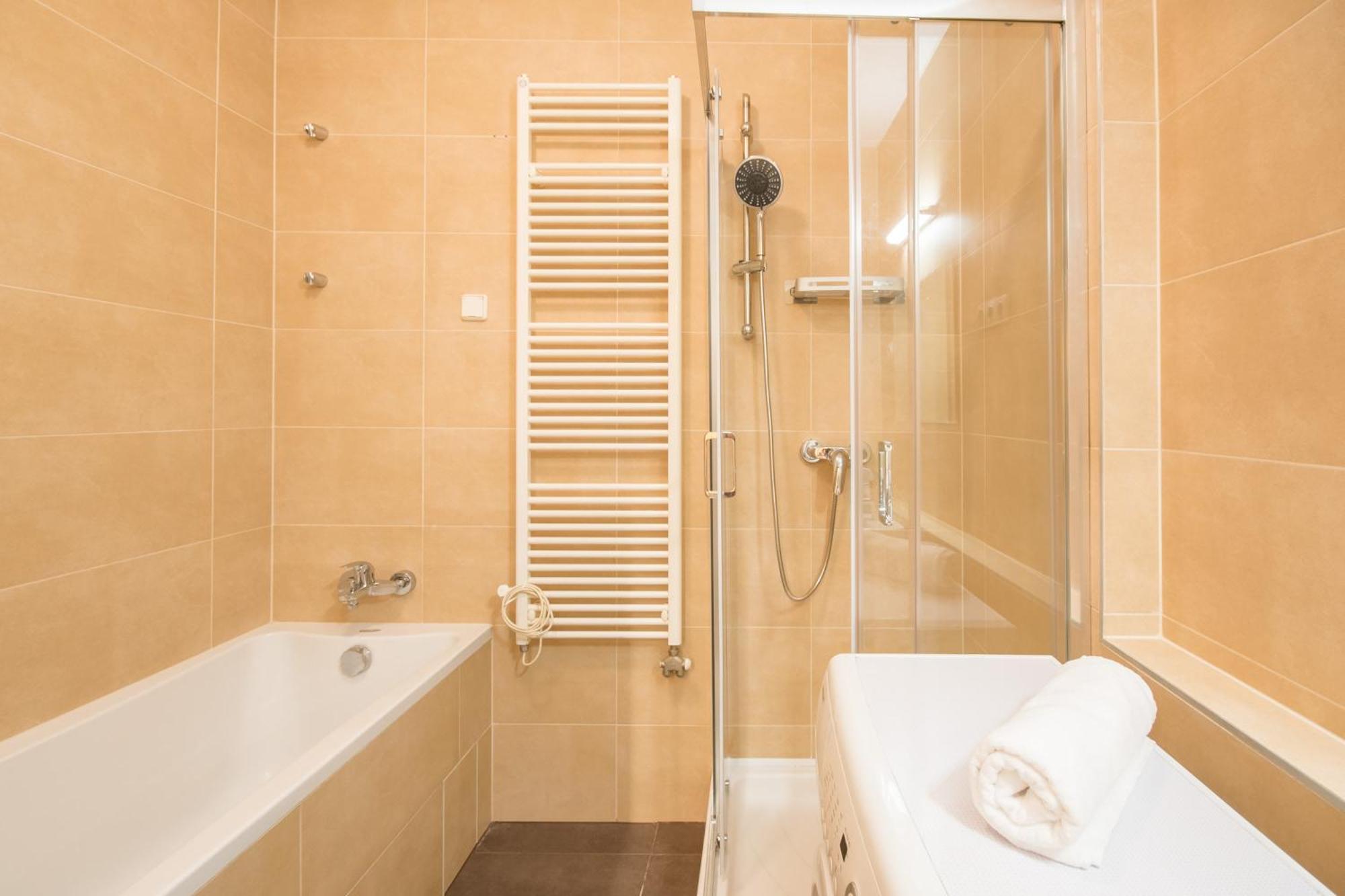 Very Central - Large - Balcony - Comfy Apartment Budapest Bagian luar foto